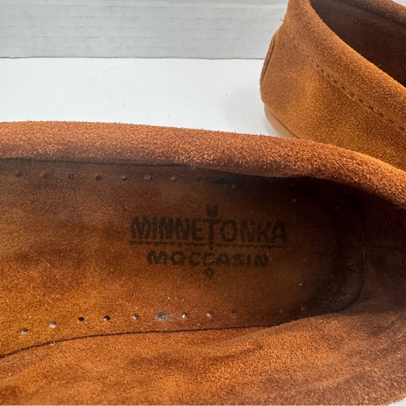 Minnetonka Women's Kilty suede moccasins Shoes, Brown/Cognac, Size 9.5 - Picture 9 of 9